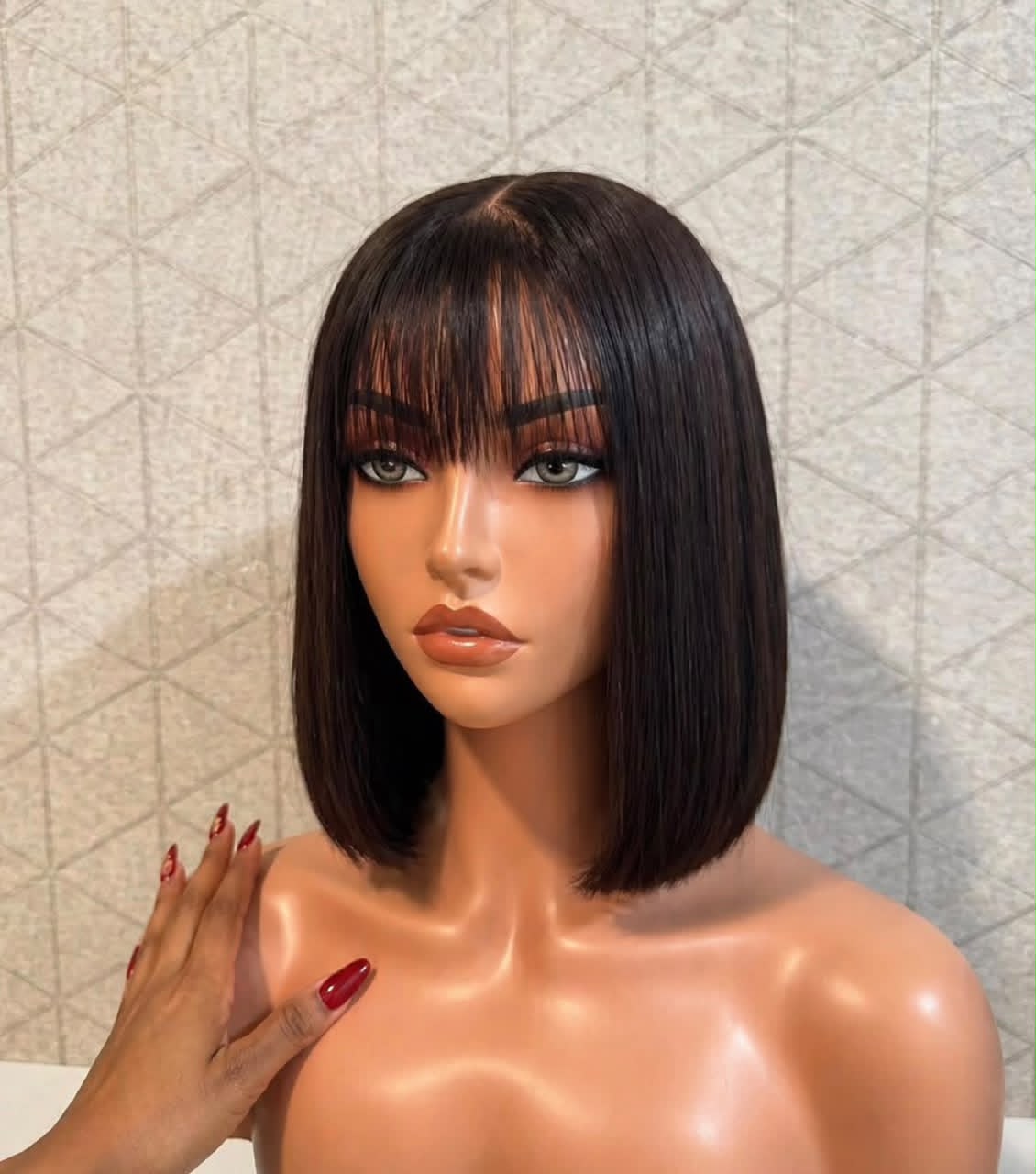 Perruque coupe chinoise noire, taille 12, sur closure — vue 1