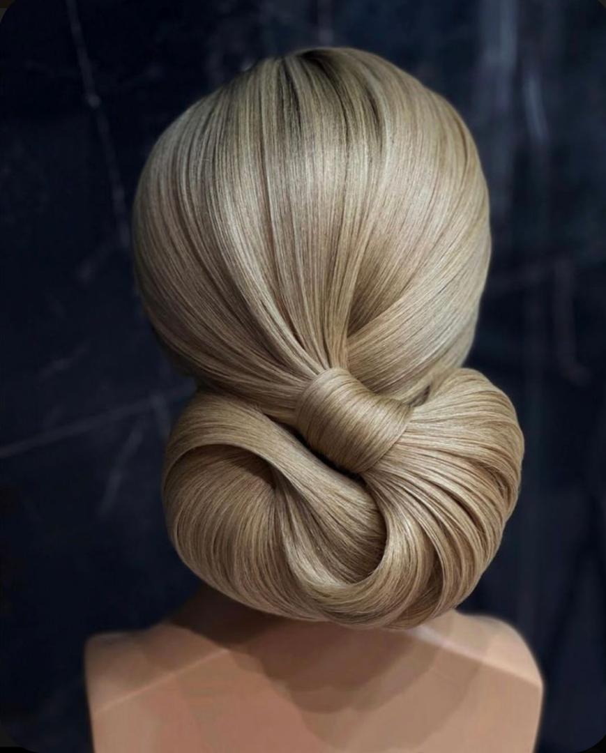 Chignon roulé sur mannequin